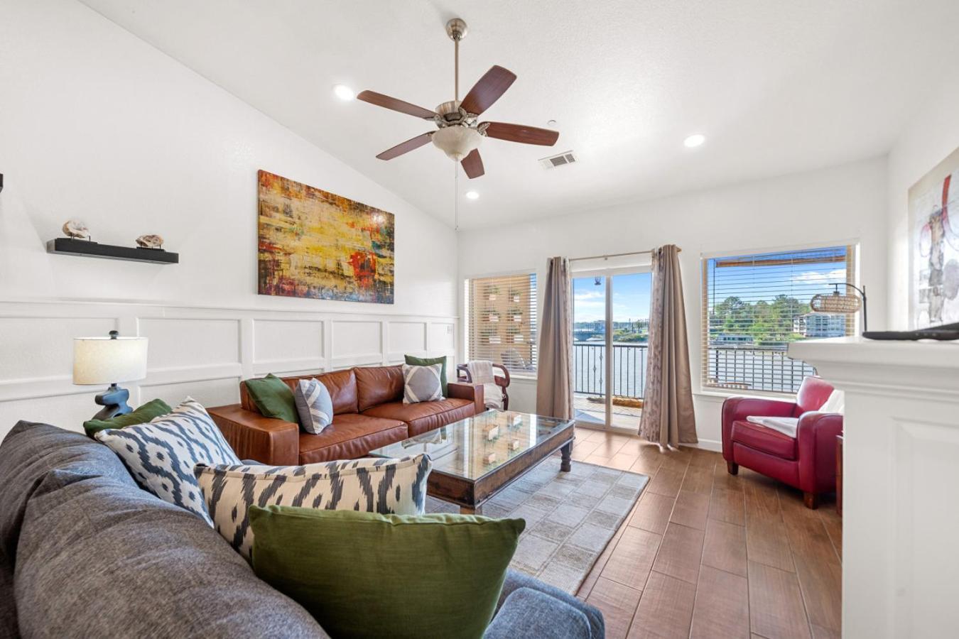 Catherines Oasis On Hamilton With Pool Holiday home *