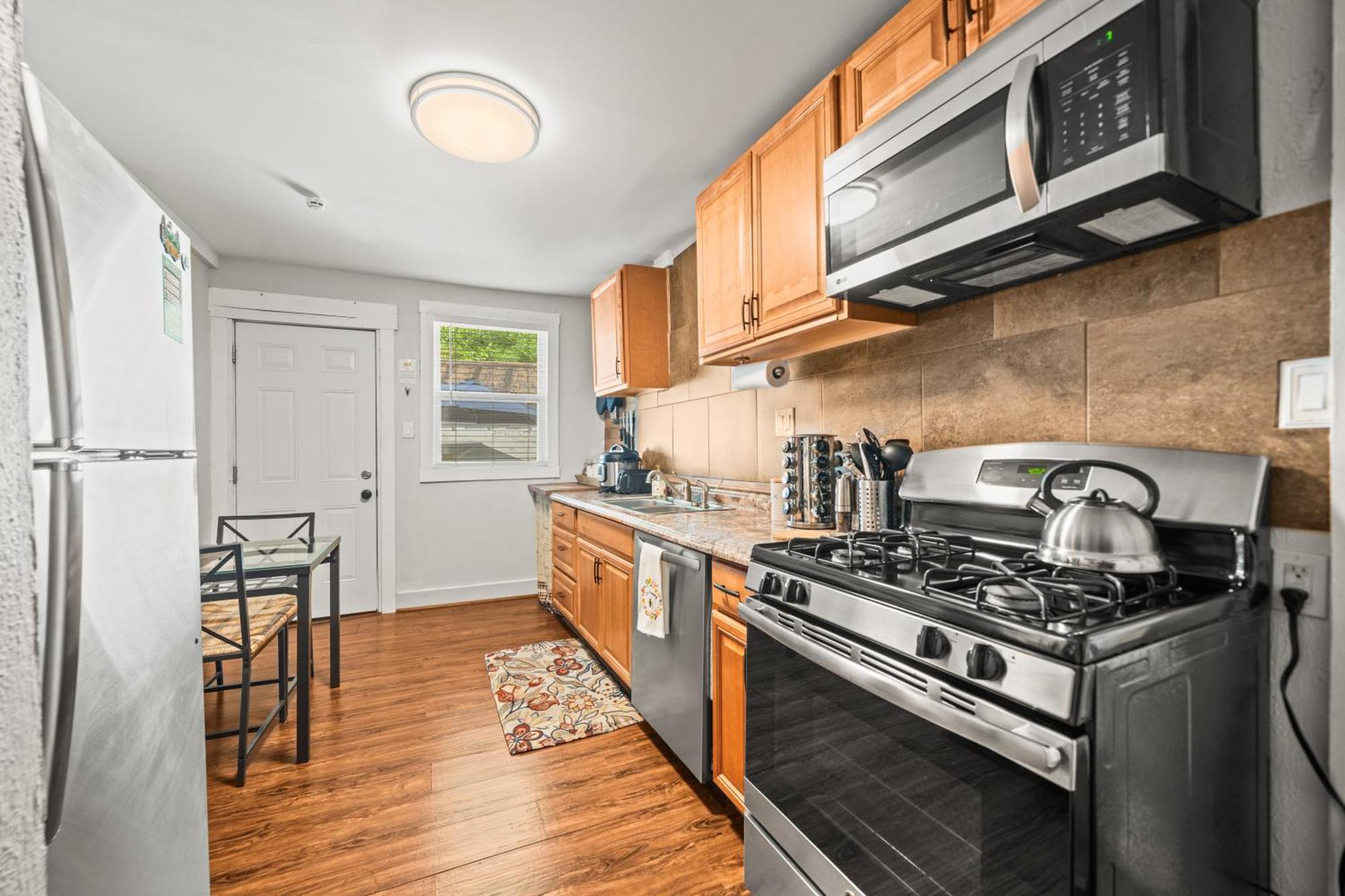 Holiday home Cedar Blossom Is A Cozy Getaway With A 5 Minute Walk To Downtown!