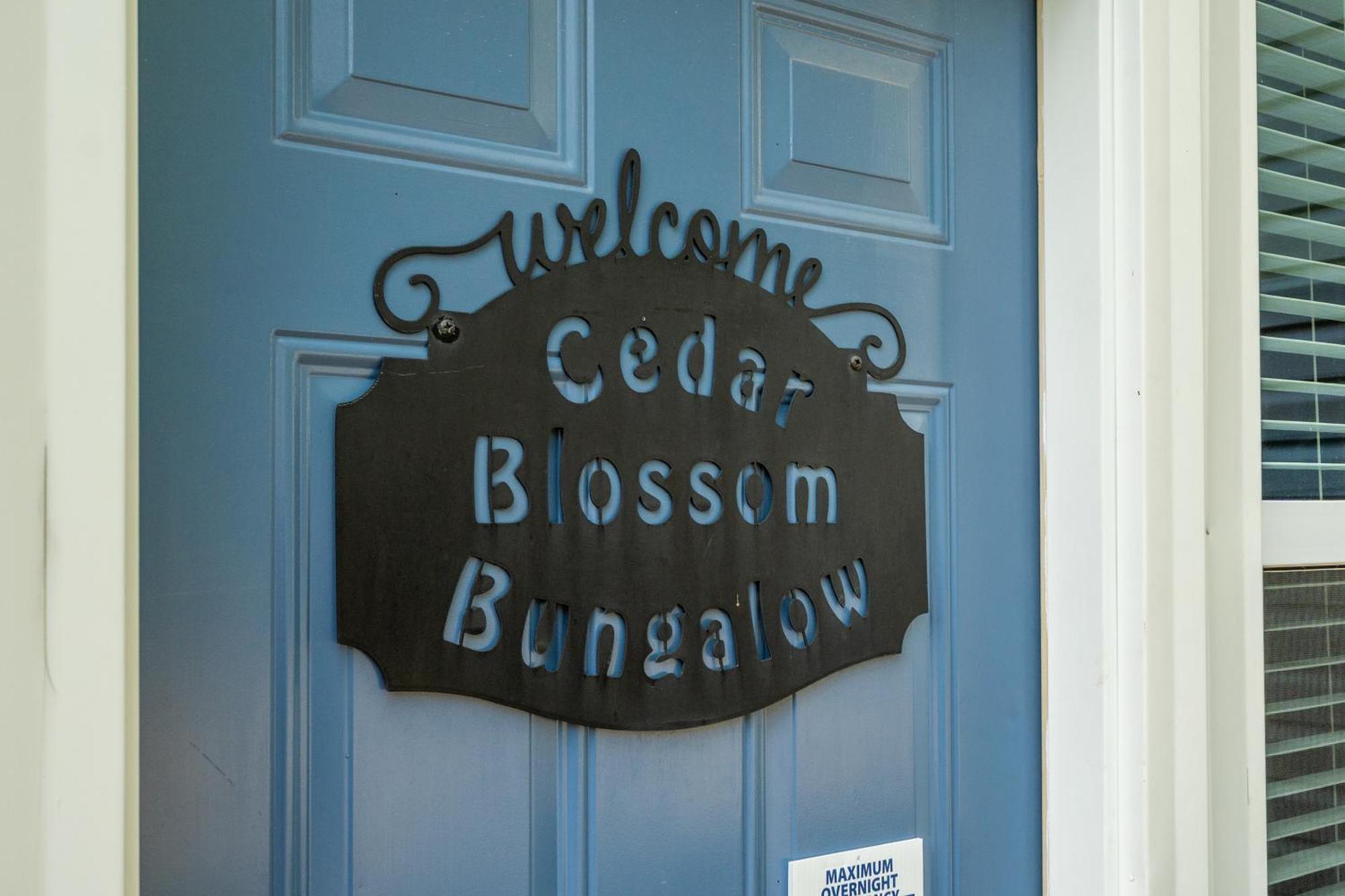 Holiday home Cedar Blossom Is A Cozy Getaway With A 5 Minute Walk To Downtown!