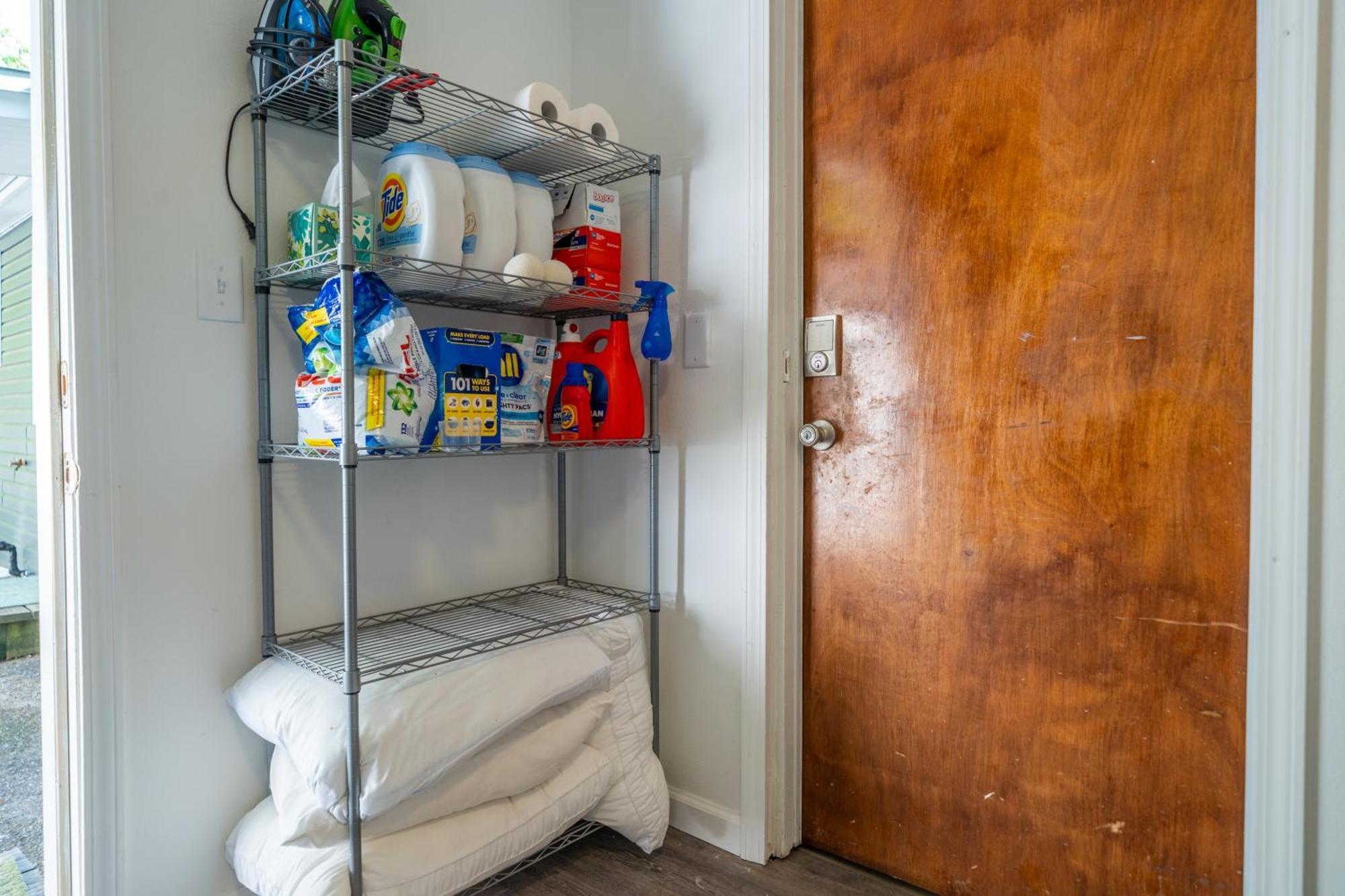 Cedar Blossom Is A Cozy Getaway With A 5 Minute Walk To Downtown! Holiday home *