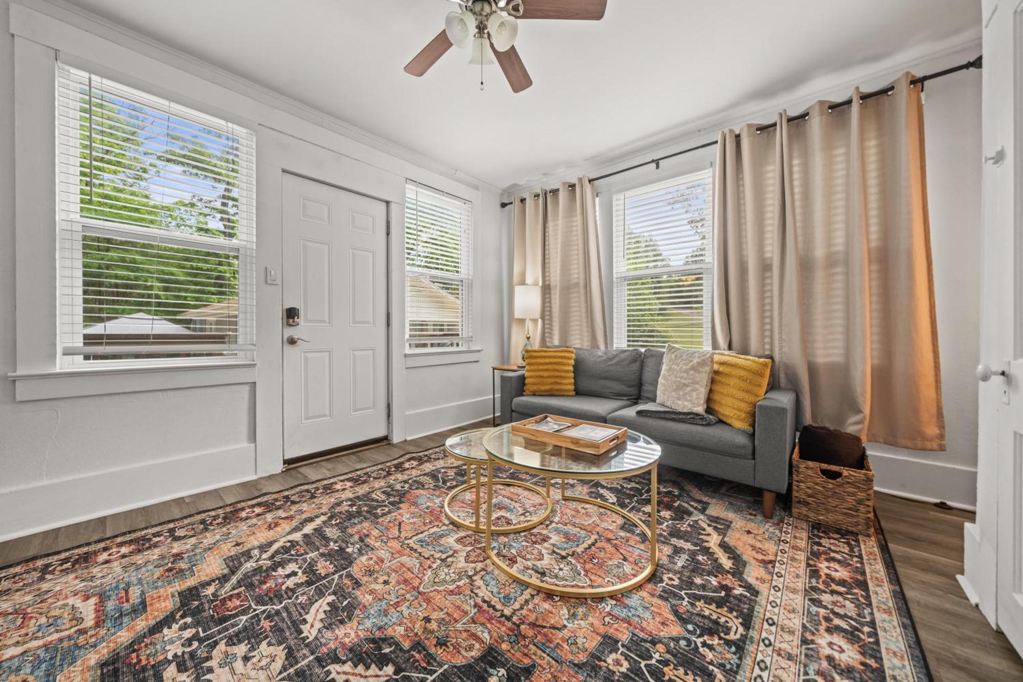 Holiday home Cedar Blossom Is A Cozy Getaway With A 5 Minute Walk To Downtown! Hot Springs