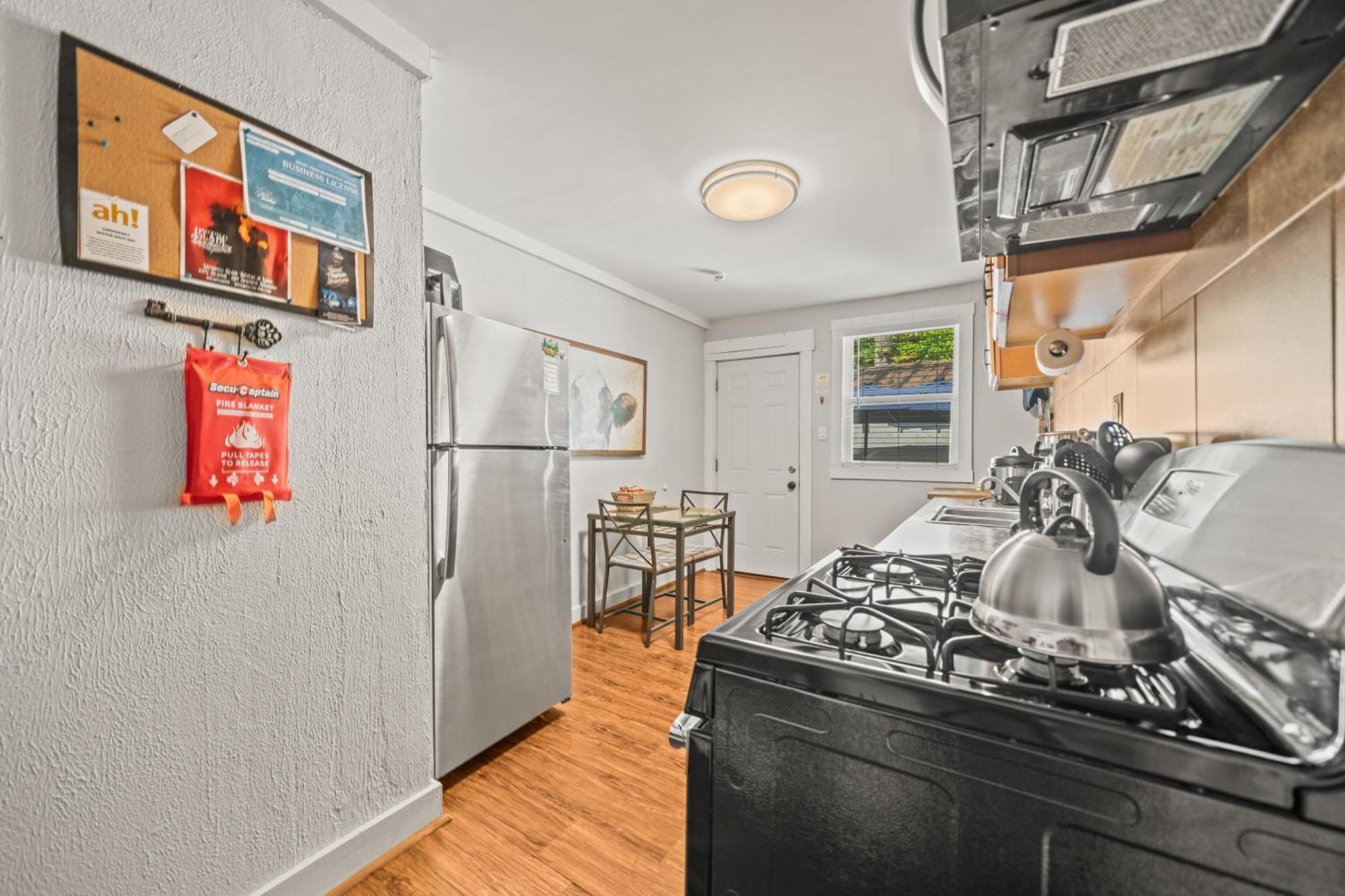 Cedar Blossom Is A Cozy Getaway With A 5 Minute Walk To Downtown! Holiday home *