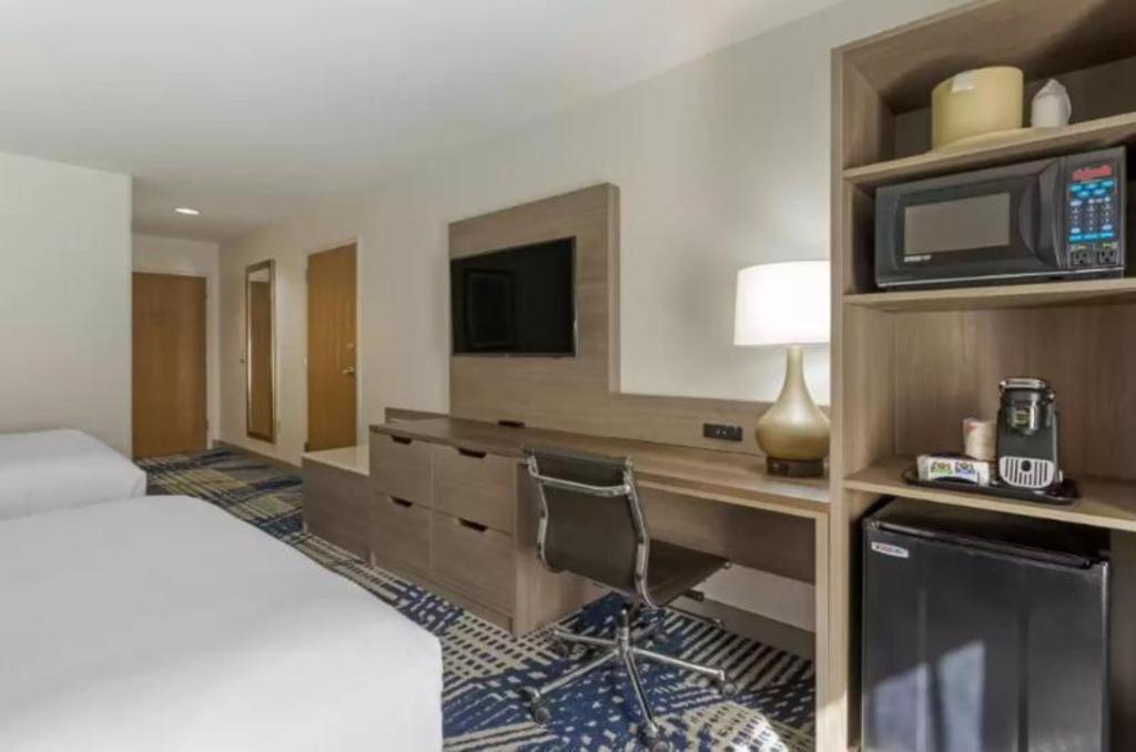 Comfort & Midtown Hotel