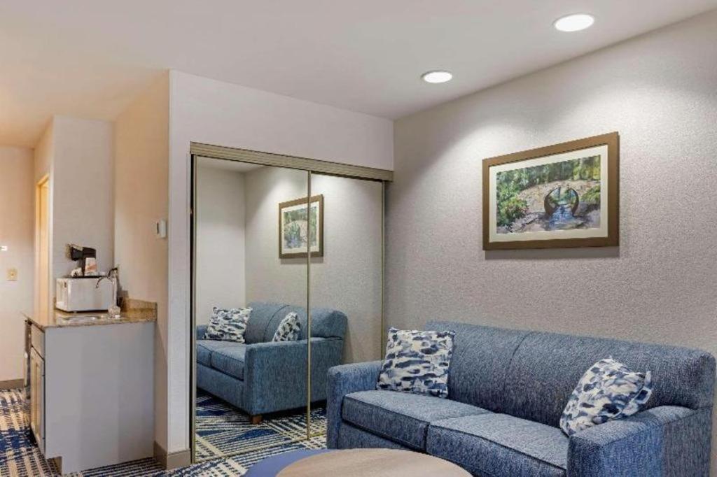 Hotel Comfort & Midtown 2*