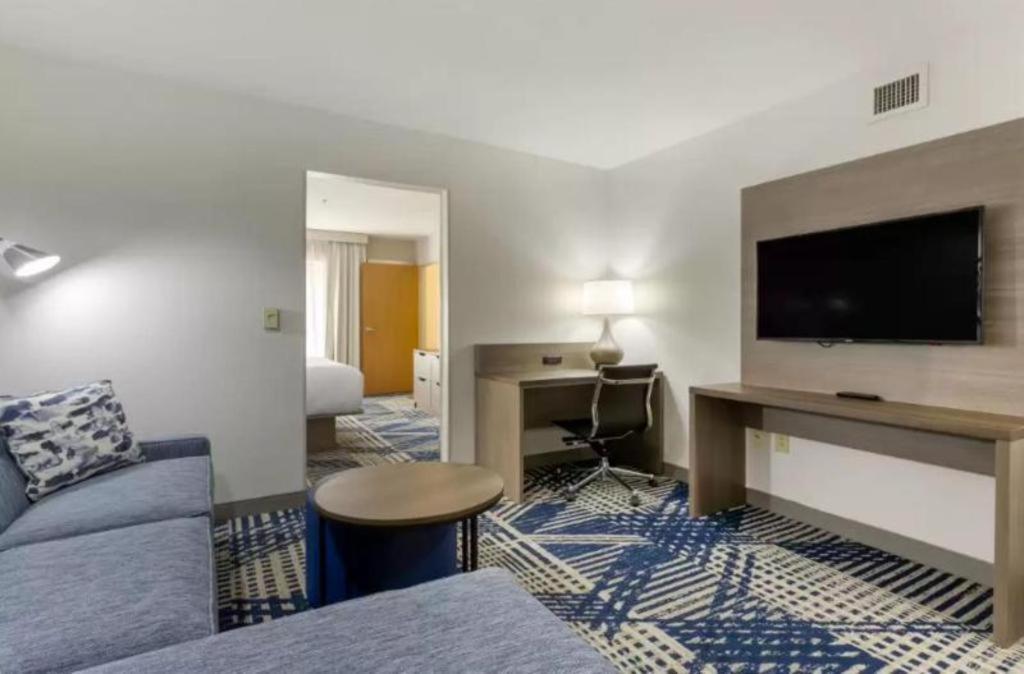 Comfort & Midtown Hotel