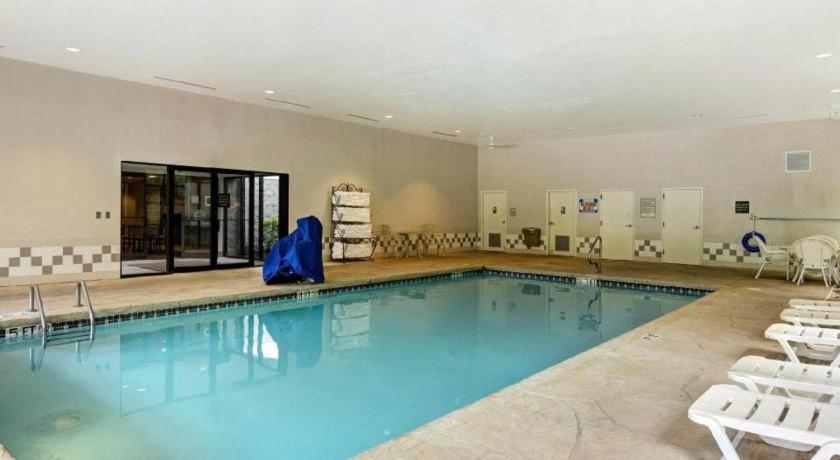 Hotel Comfort & Midtown Hot Springs