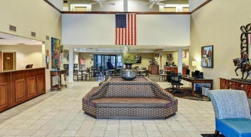 Hotel Comfort & Midtown Hot Springs