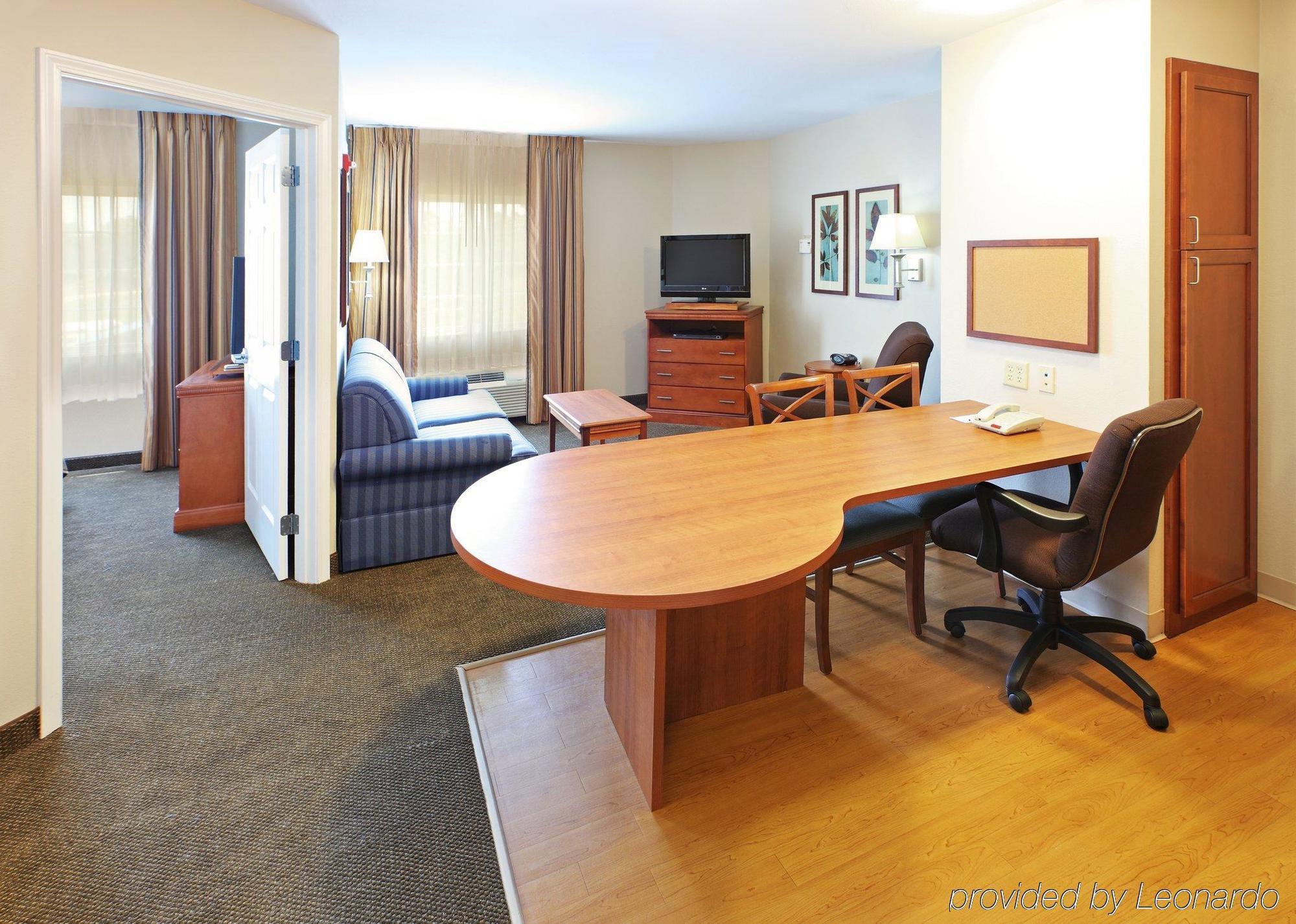 Candlewood By Ihg 3*