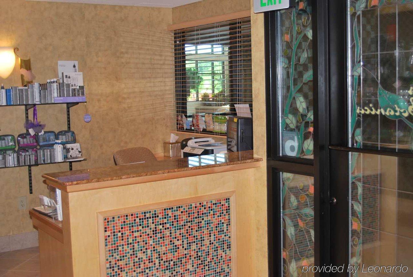Embassy By Hilton At Convention Center Hotel Hot Springs
