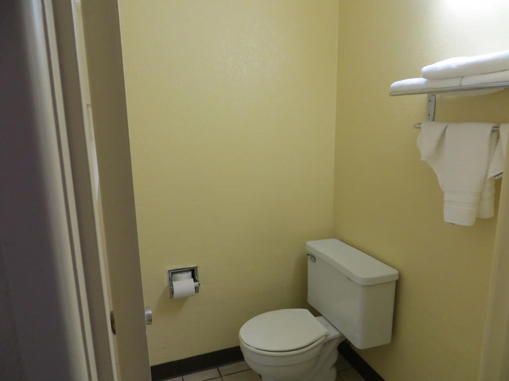 Hotel Howard Johnson Express 2*