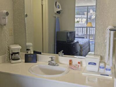 Hotel Howard Johnson Express 2*