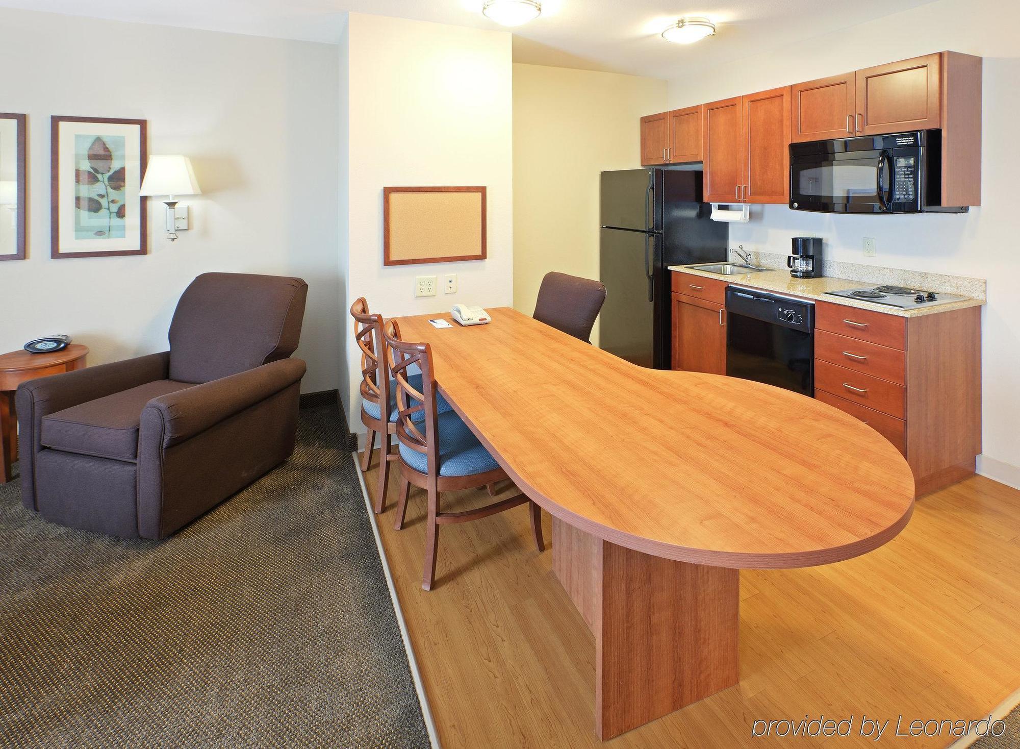 Candlewood By Ihg Hot Springs