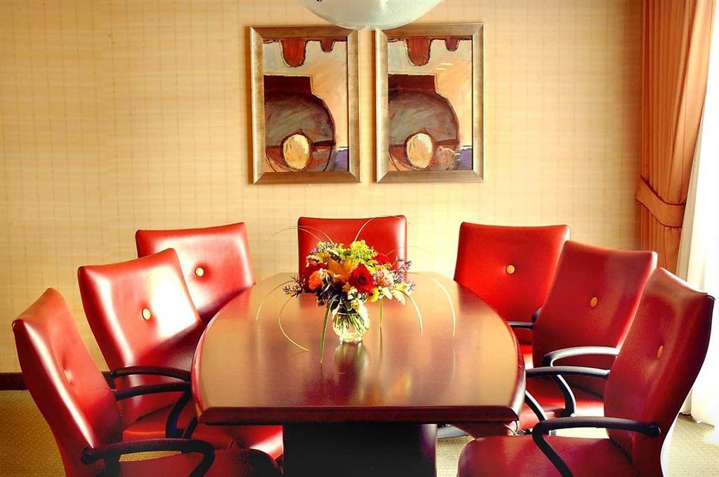 Embassy By Hilton At Convention Center Hotel