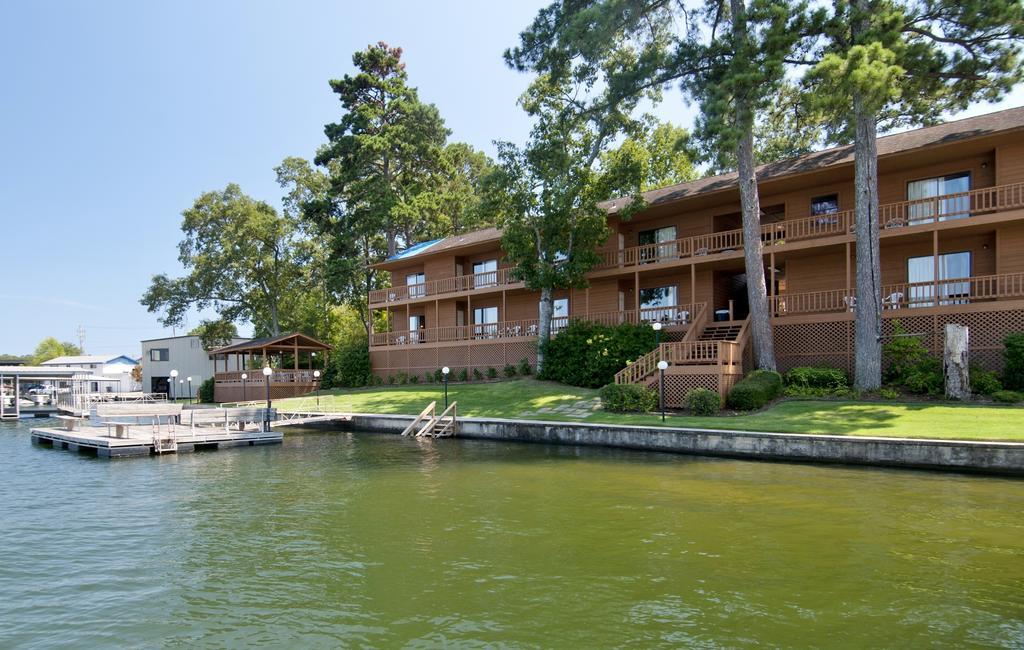Inn Country Lake
