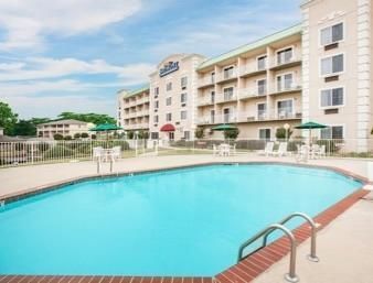 Baymont On The By Wyndham Hotel Hot Springs