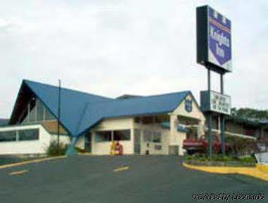 Red Carpet * Hot Springs