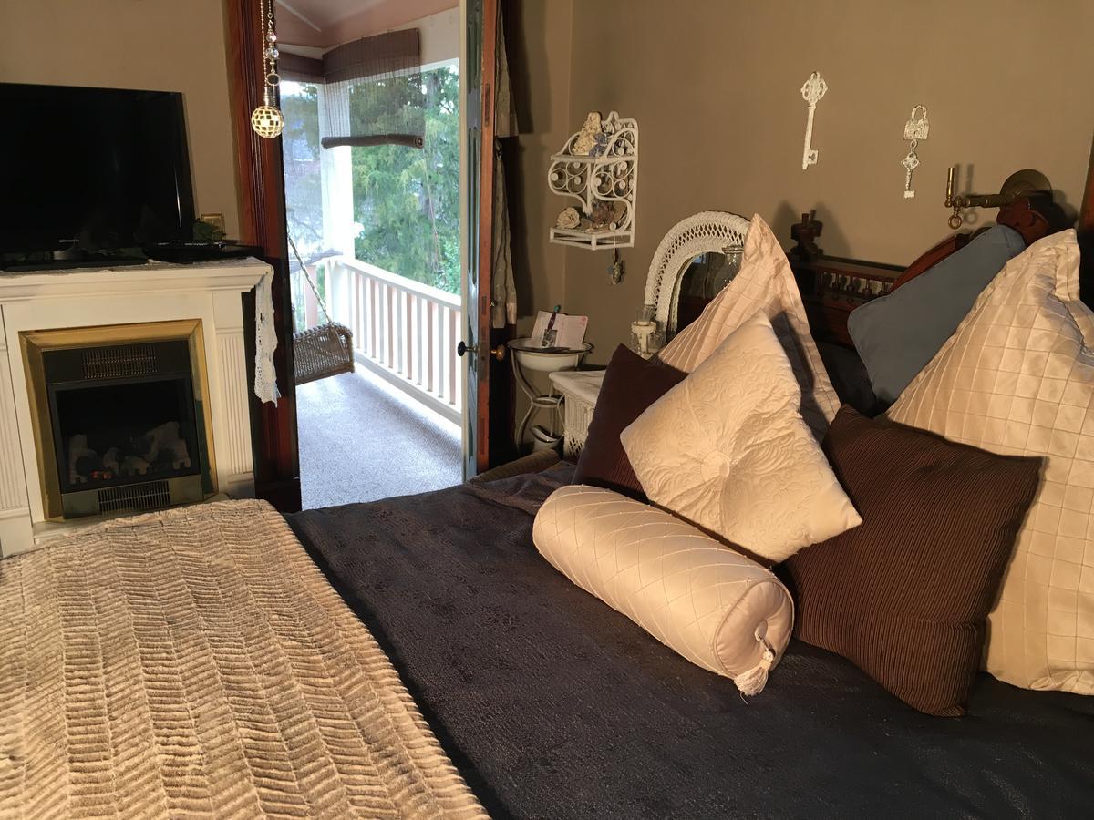 1884 Wildwood Bed & Breakfast