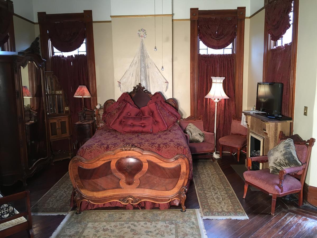 1884 Wildwood Bed & Breakfast