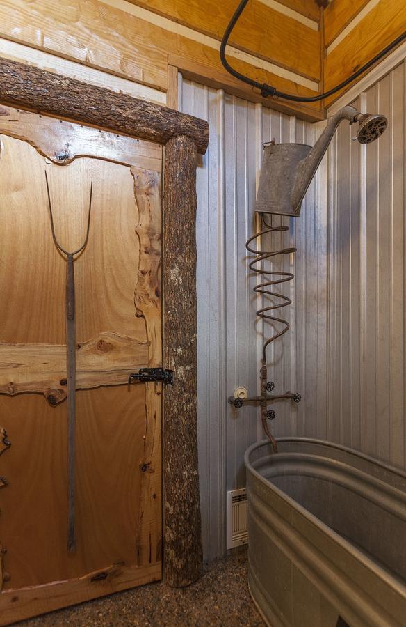 Fox Pass Cabins Hot Springs