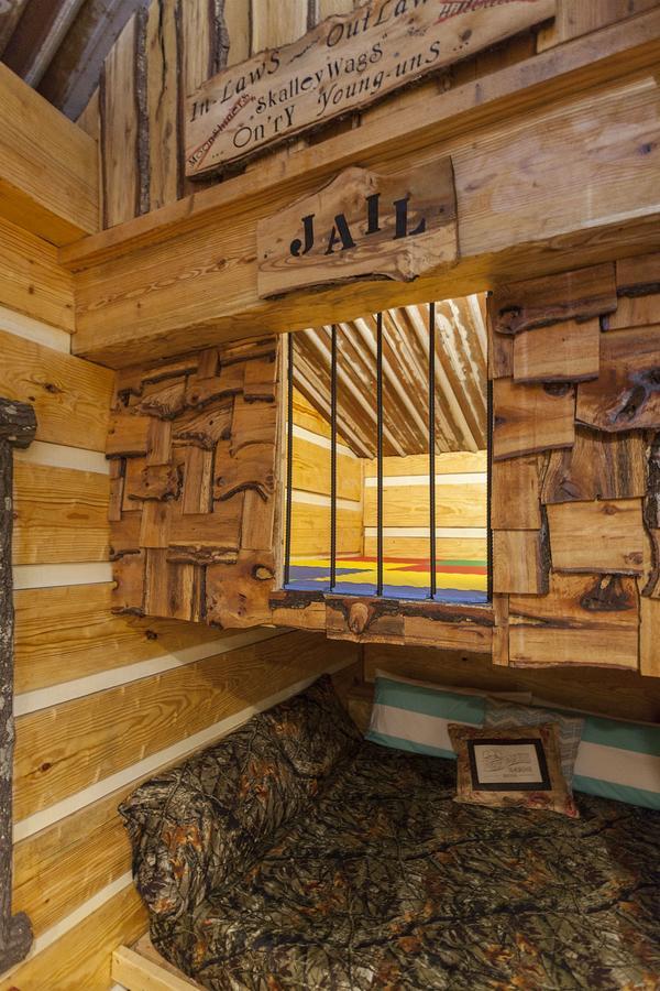 Fox Pass Cabins Hot Springs