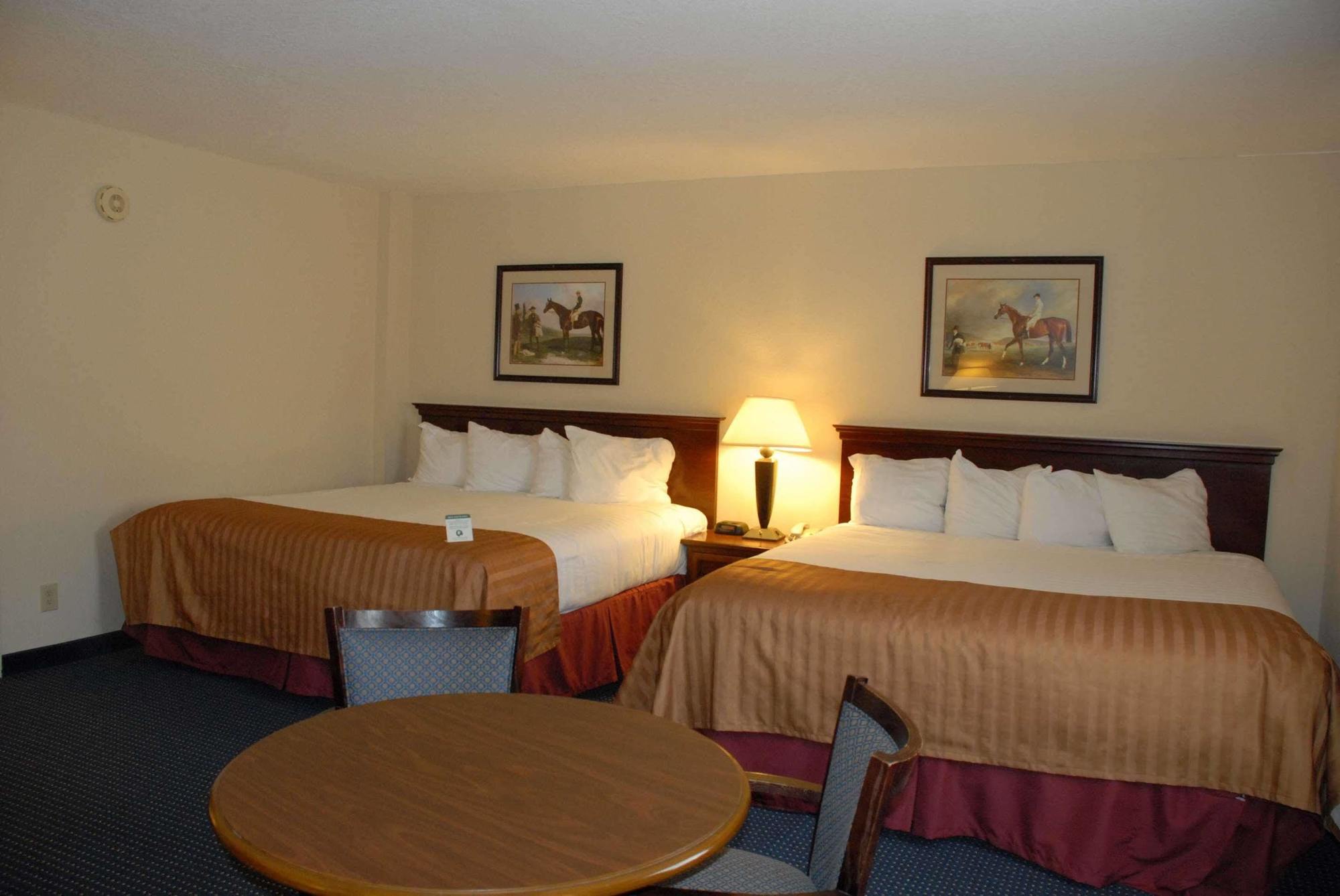 Western Winners Circle Hotel