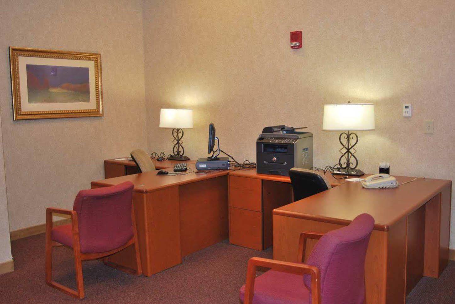 Embassy By Hilton At Convention Center 4*