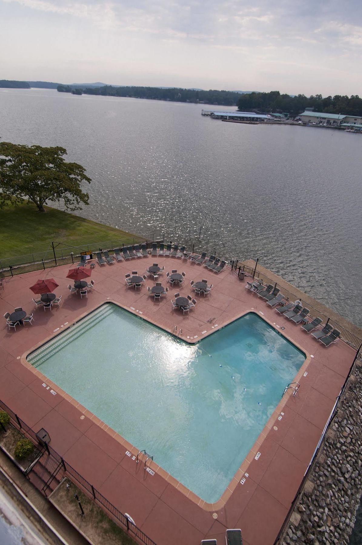 Doubletree By Hilton Hot Springs