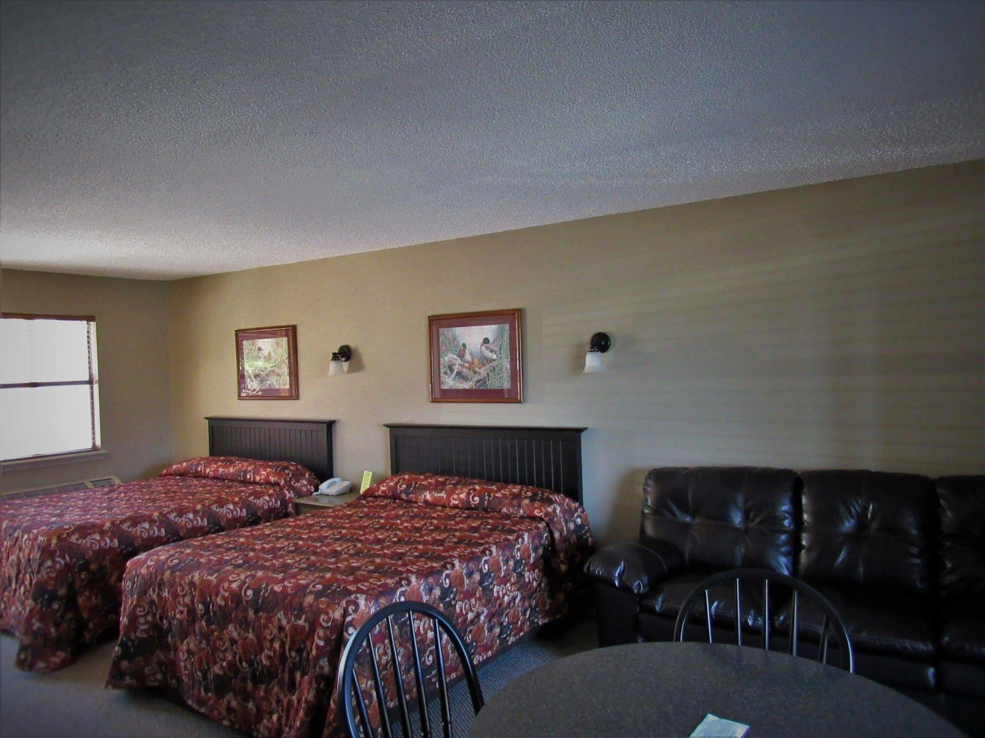 Inn Country Lake