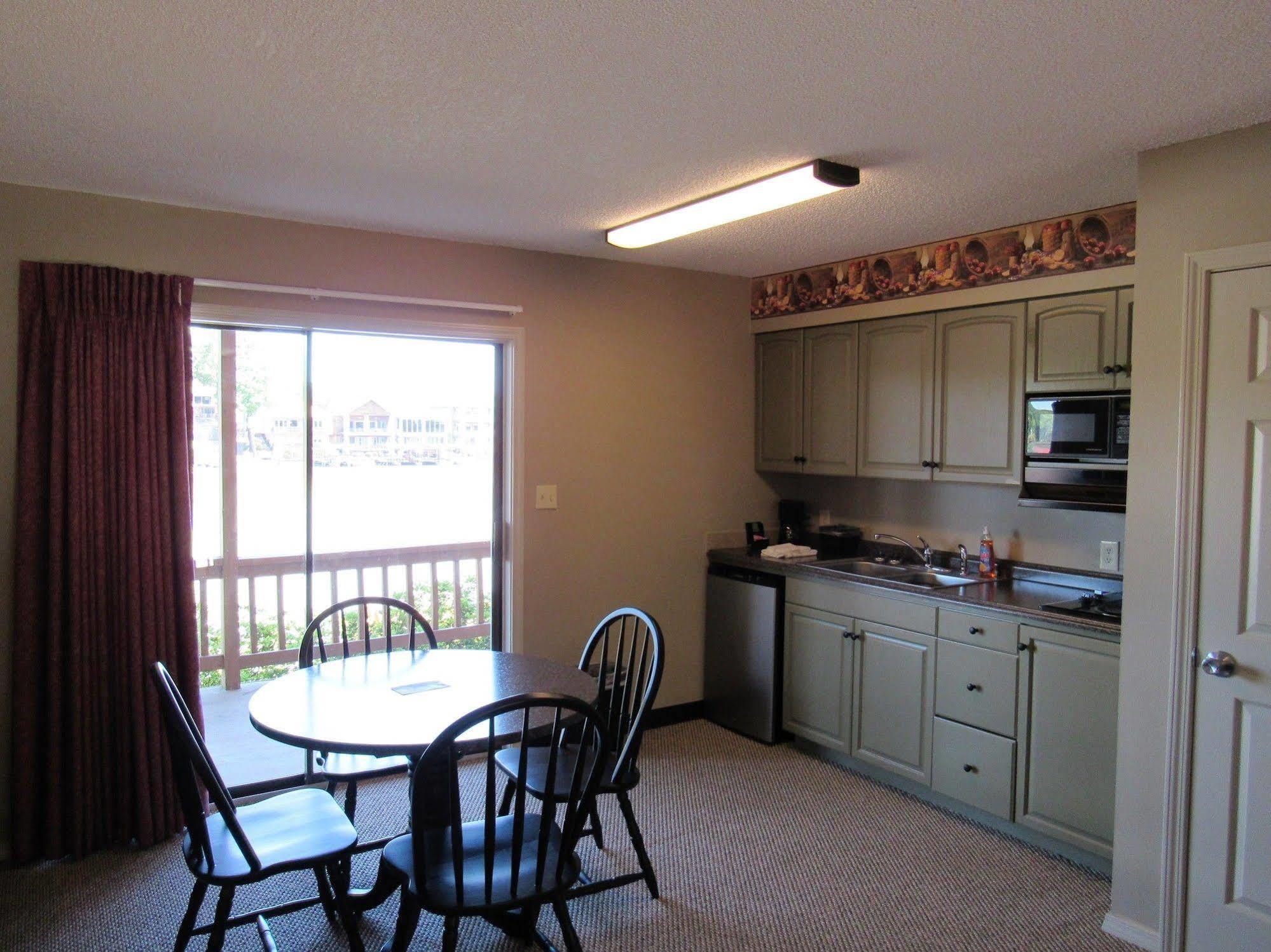 Country Lake Inn 3*