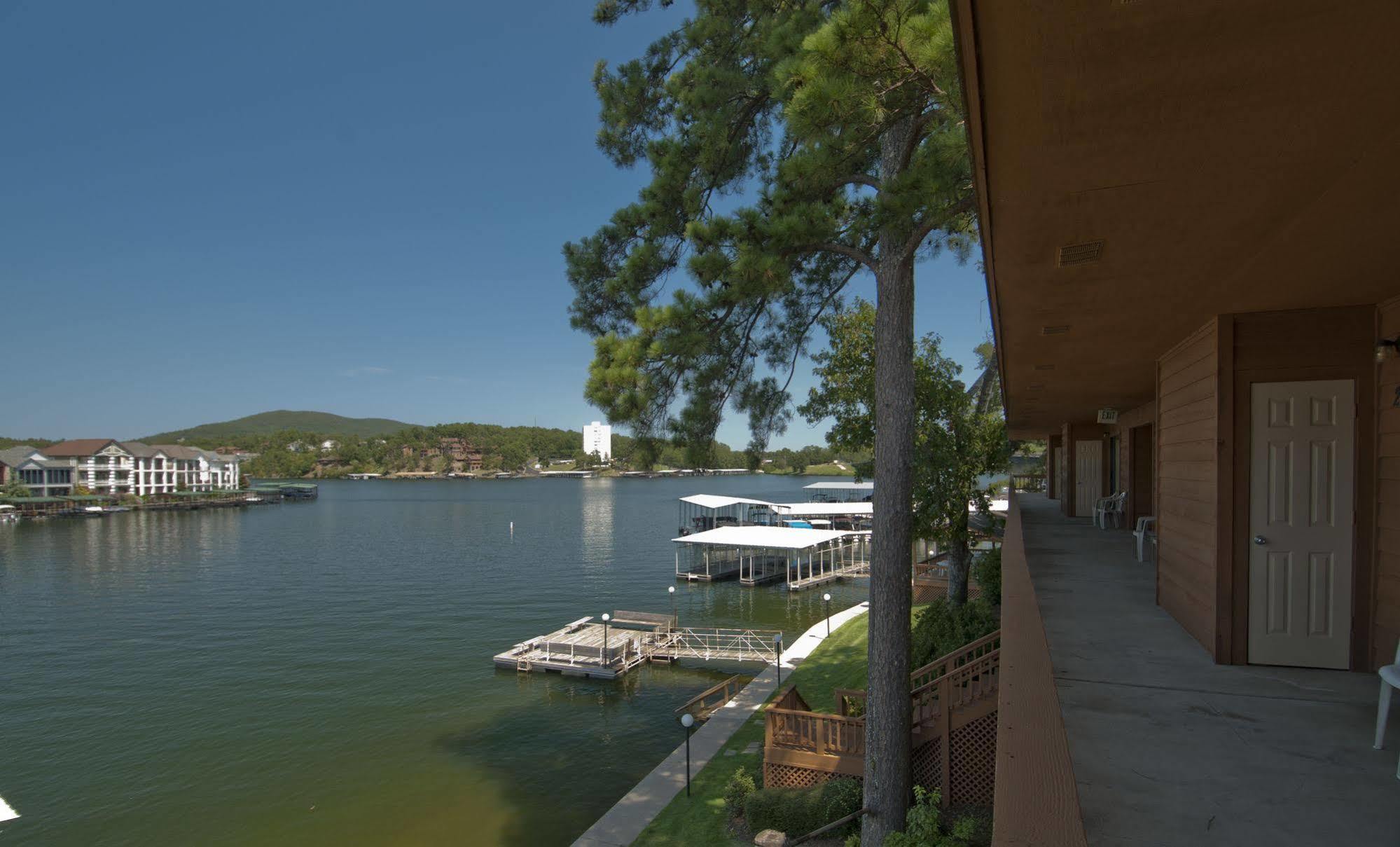 Country Lake Inn 3*