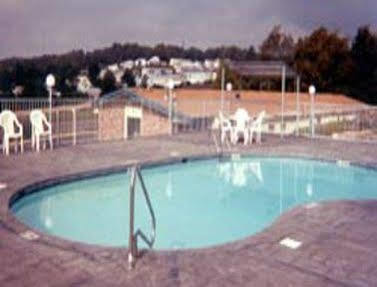 Red Carpet Motel