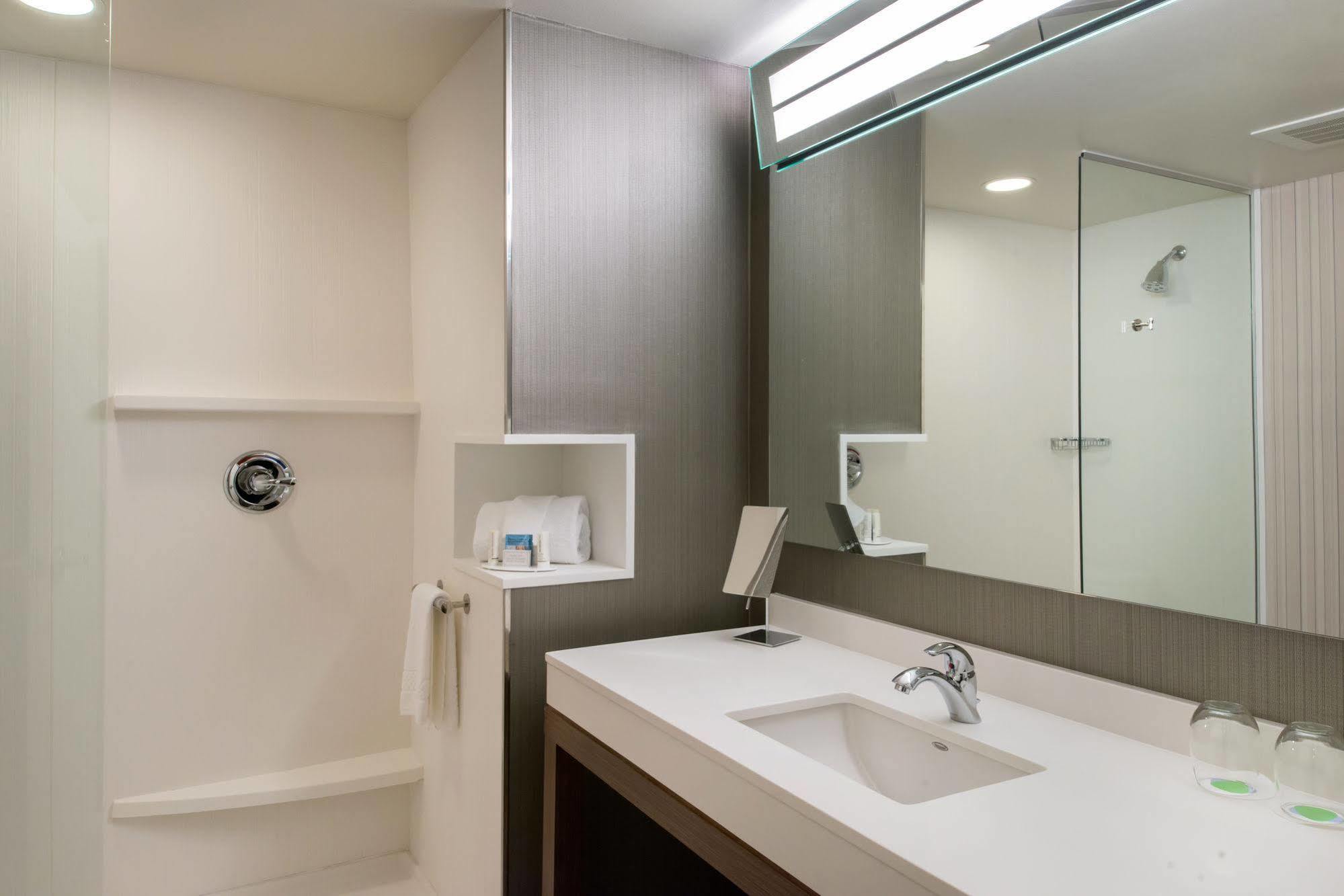 Courtyard By Marriott Hotel 3*