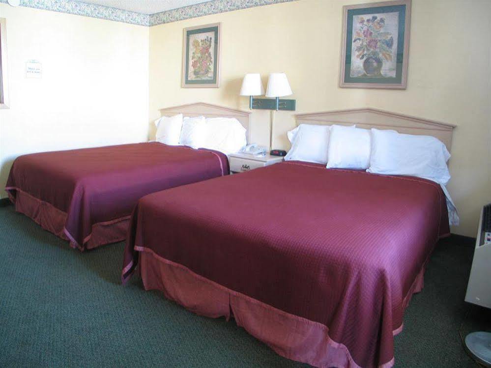 Howard Johnson Express Hot Springs