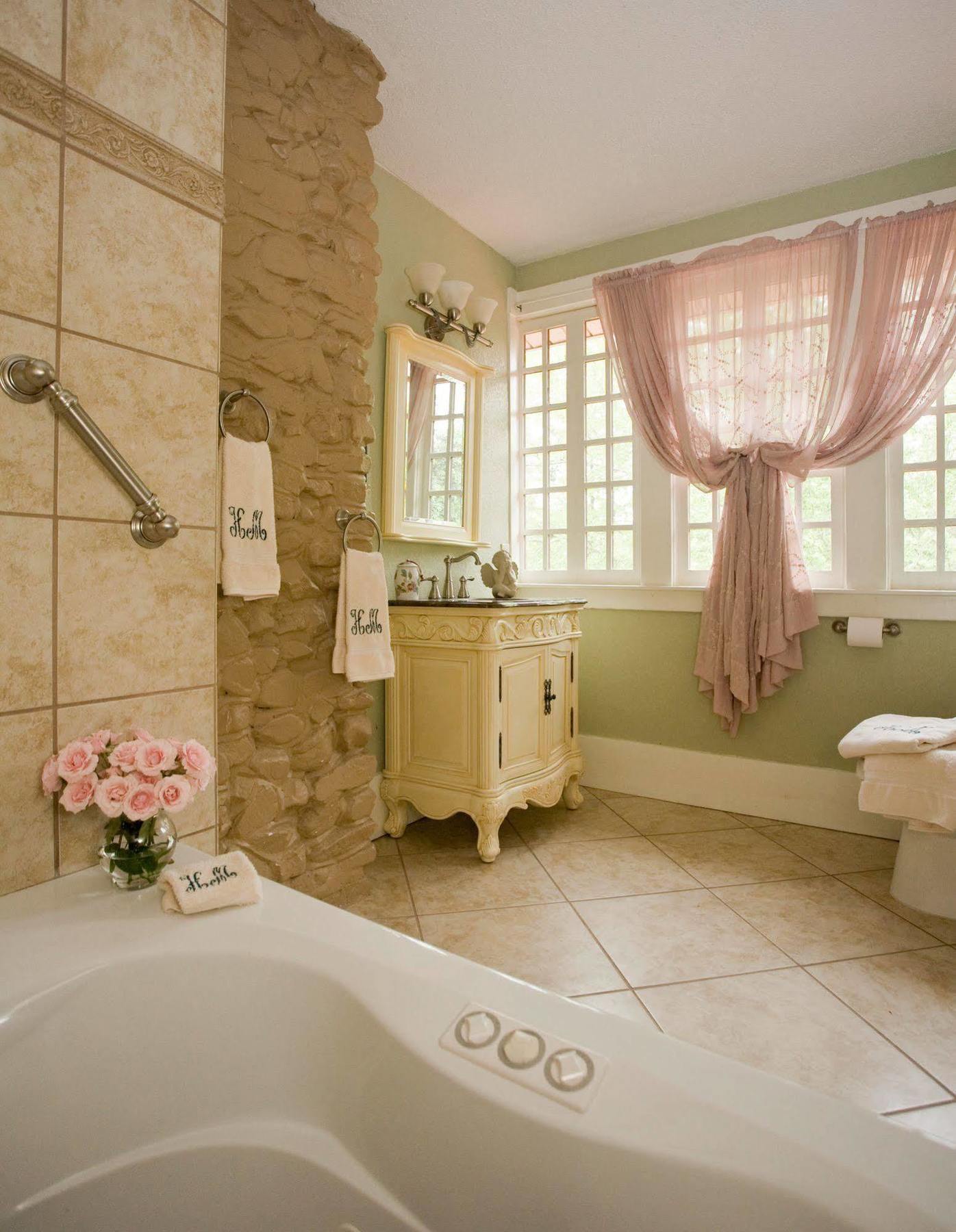 Hilltop Manor Bed & Breakfast 4*