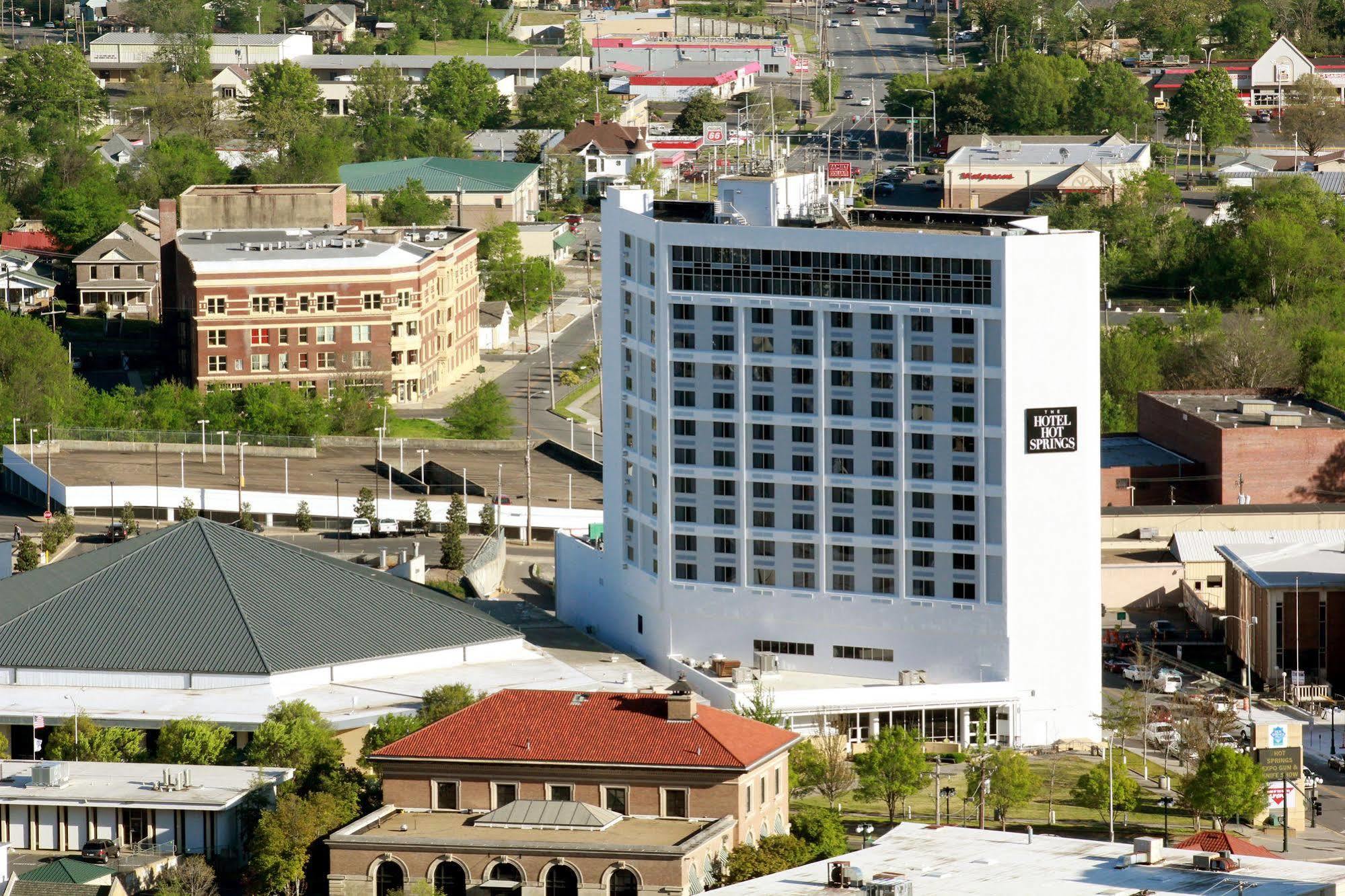 Hotel The 3*