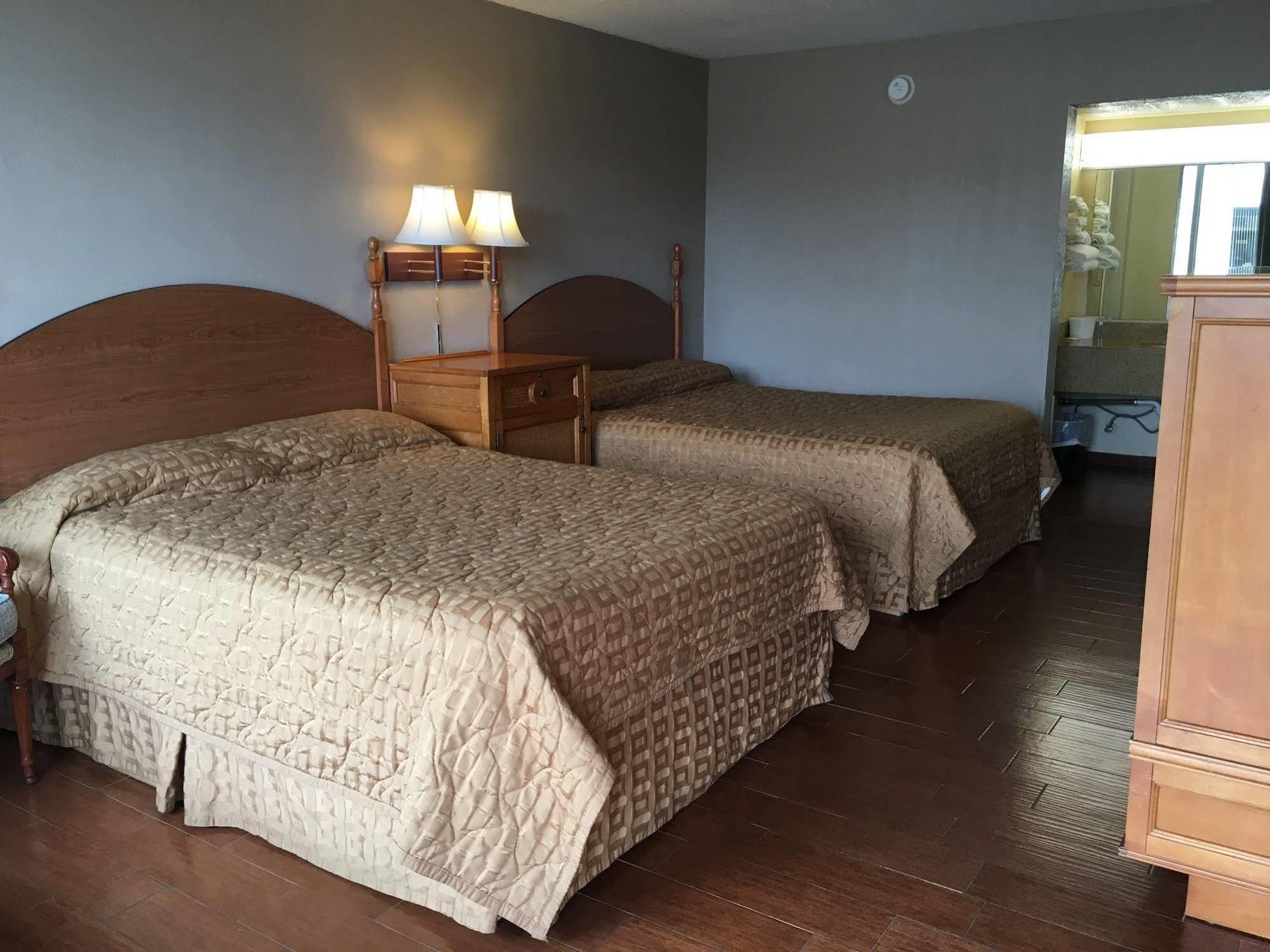 Seasons Hotel