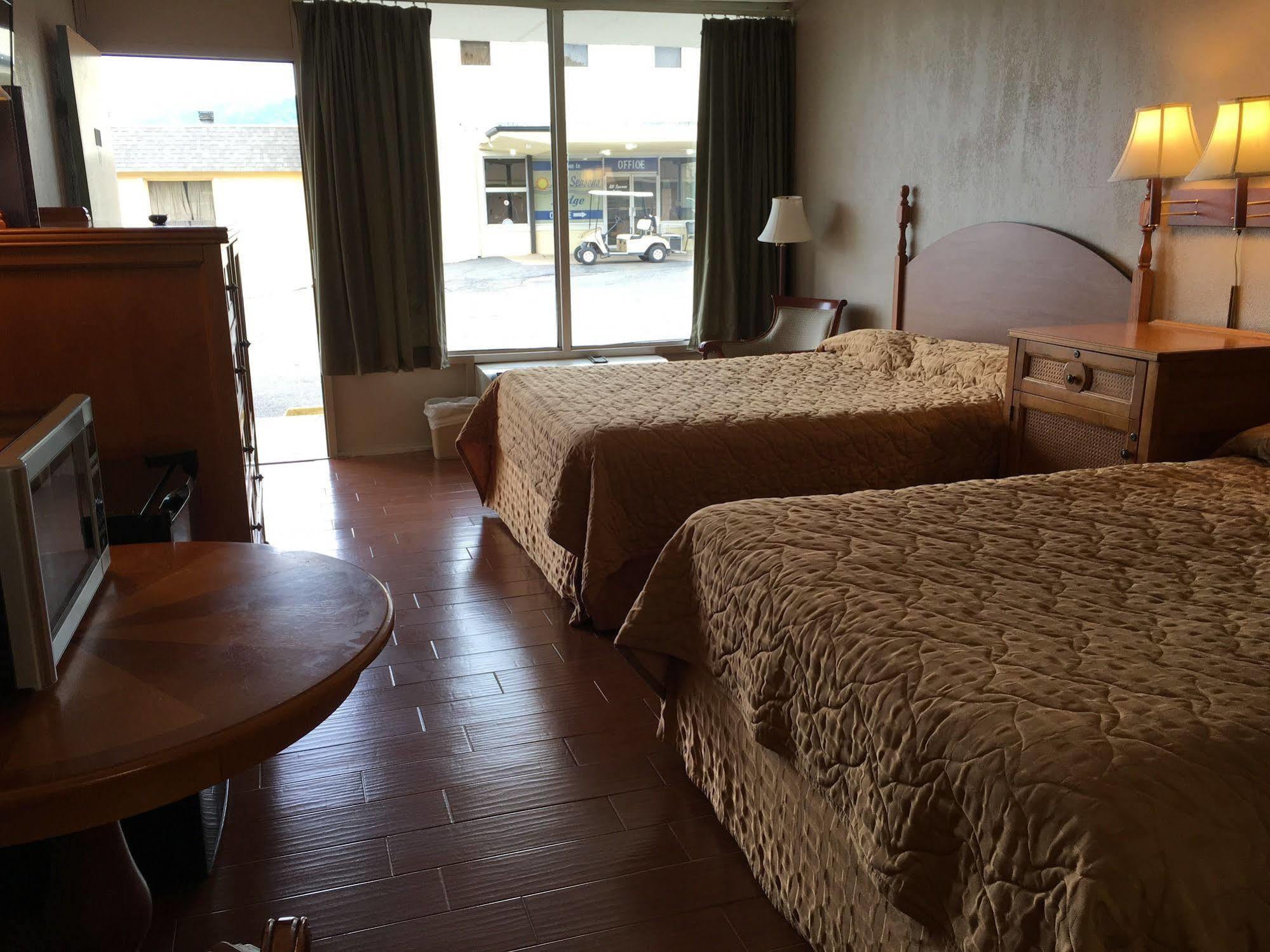 Seasons Hotel Hot Springs