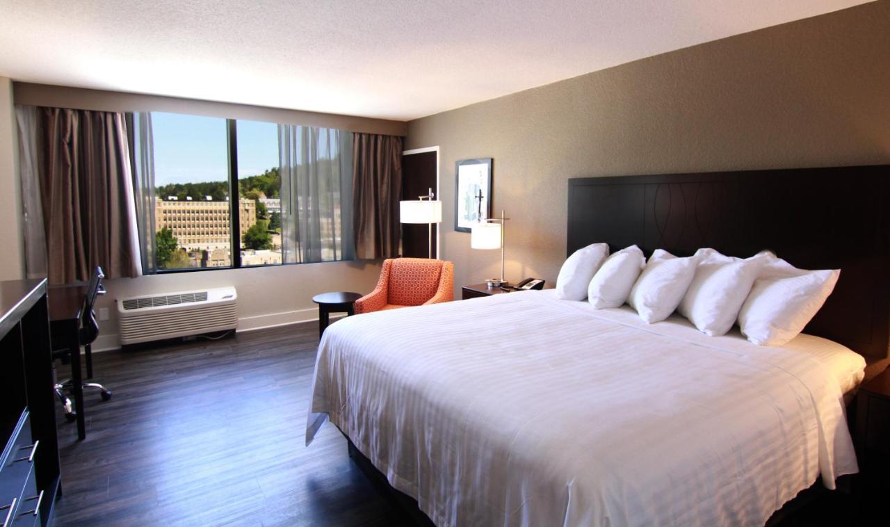 The Hotel 3*