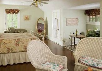 Hilltop Manor Bed & Breakfast 4*