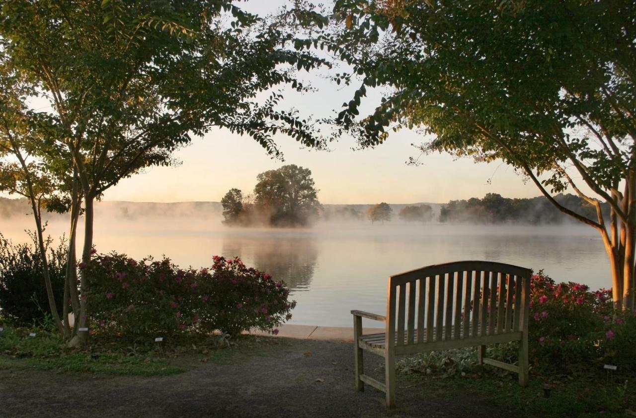 Lookout Point Lakeside 4*