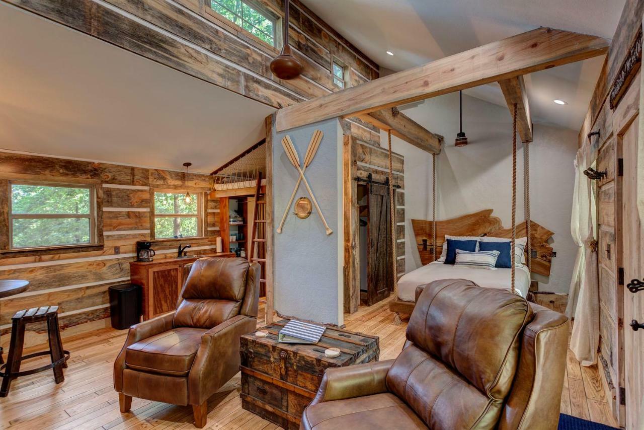 Fox Pass Cabins Guest house
