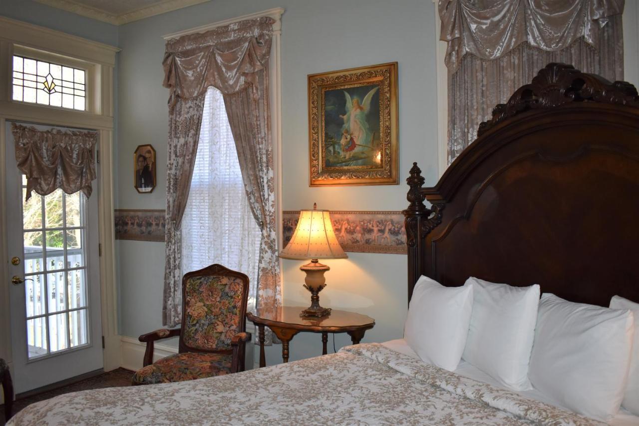 Bed & Breakfast The Gables 2*
