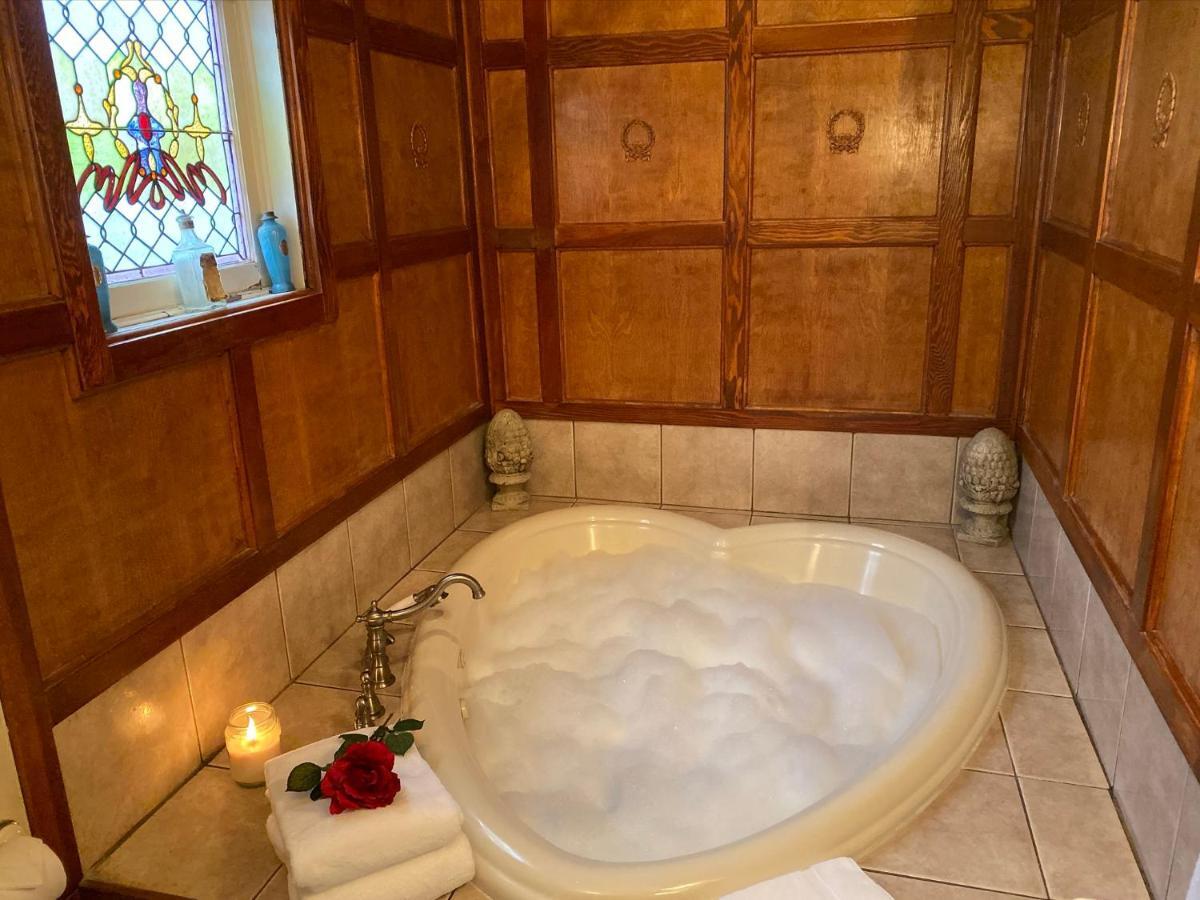 Bed & Breakfast The Gables 2*