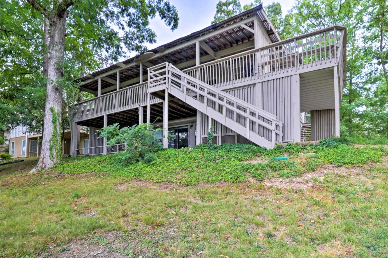 With Views, Hot Tub And Golf Access *