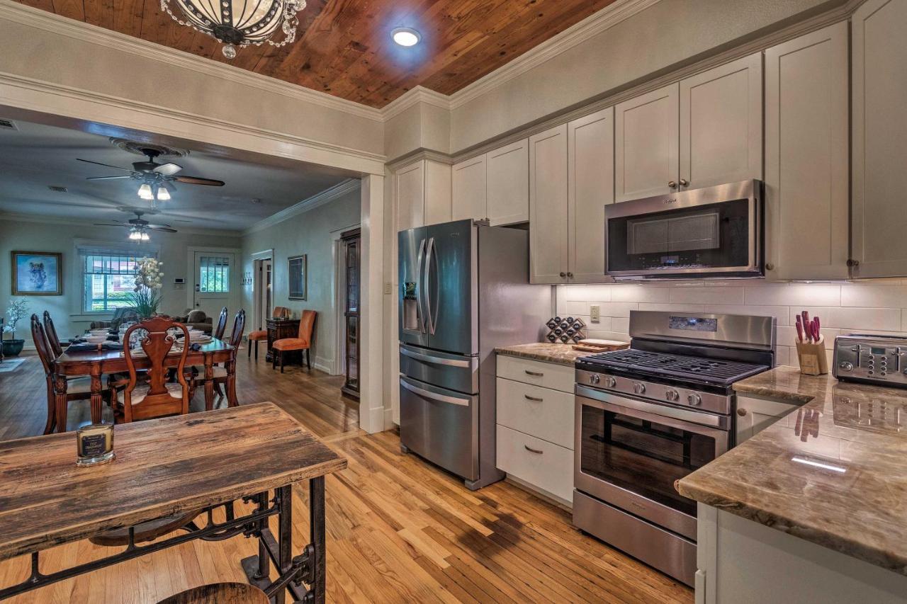 Spacious And Updated 1920s Hsnp Craftsmen Hot Springs