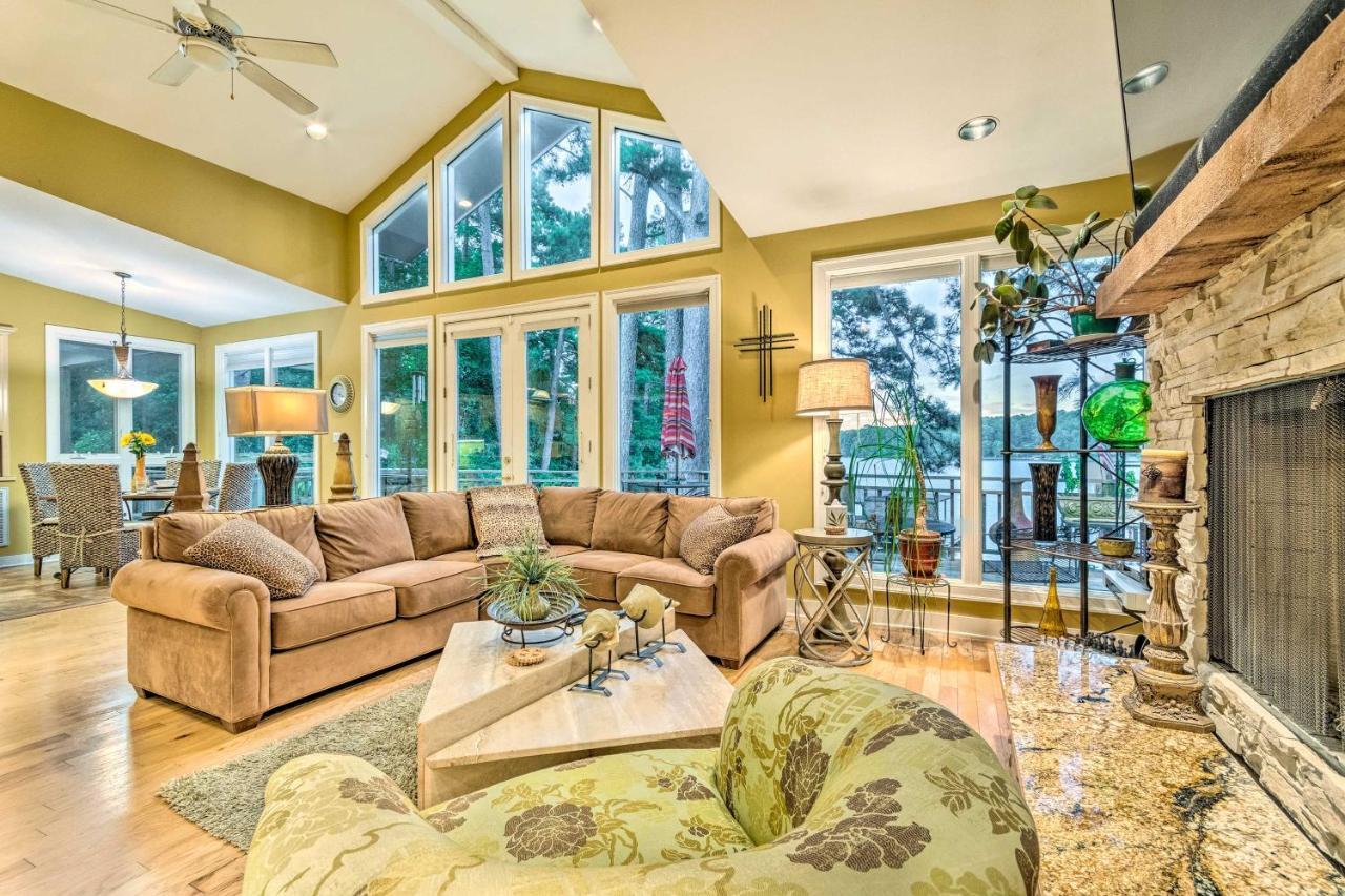 Holiday home Hamilton Home, 5 Min To Oaklawn Race Track! *