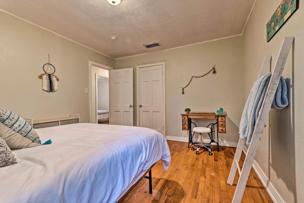 Centrally Located With Deck! *