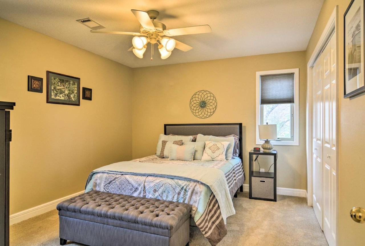 On Lake Hamilton With Balcony And Views *