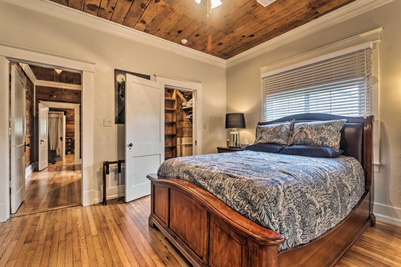 Spacious And Updated 1920s Hsnp Craftsmen Holiday home