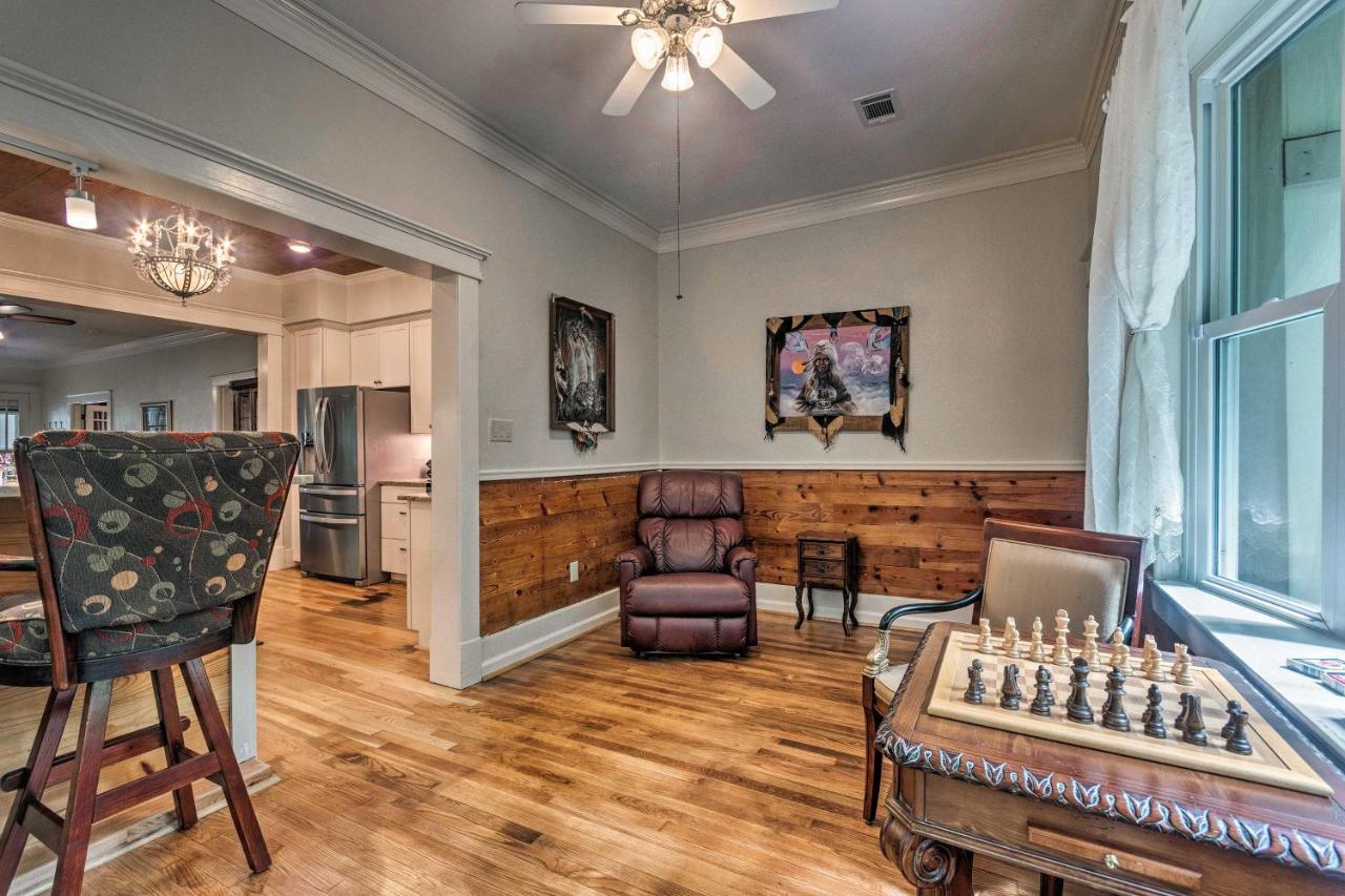 Spacious And Updated 1920s Hsnp Craftsmen Hot Springs